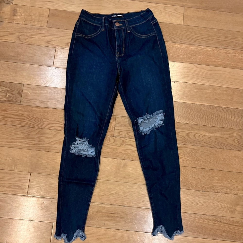 Fashion Nova blue jeans ripped